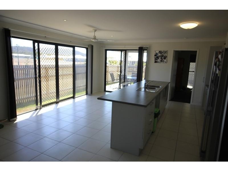 16 The Grange Street, Shaw QLD 4818