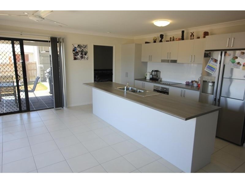 16 The Grange Street, Shaw QLD 4818