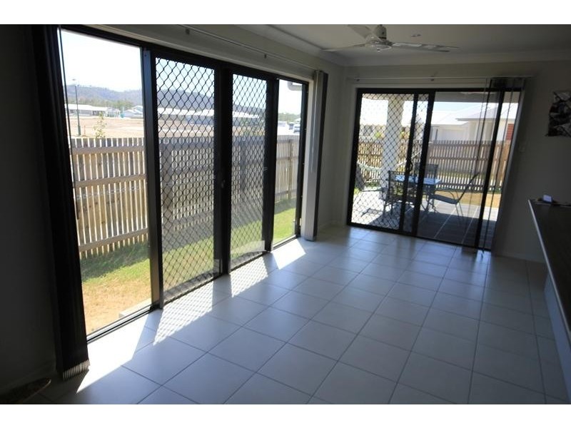 16 The Grange Street, Shaw QLD 4818