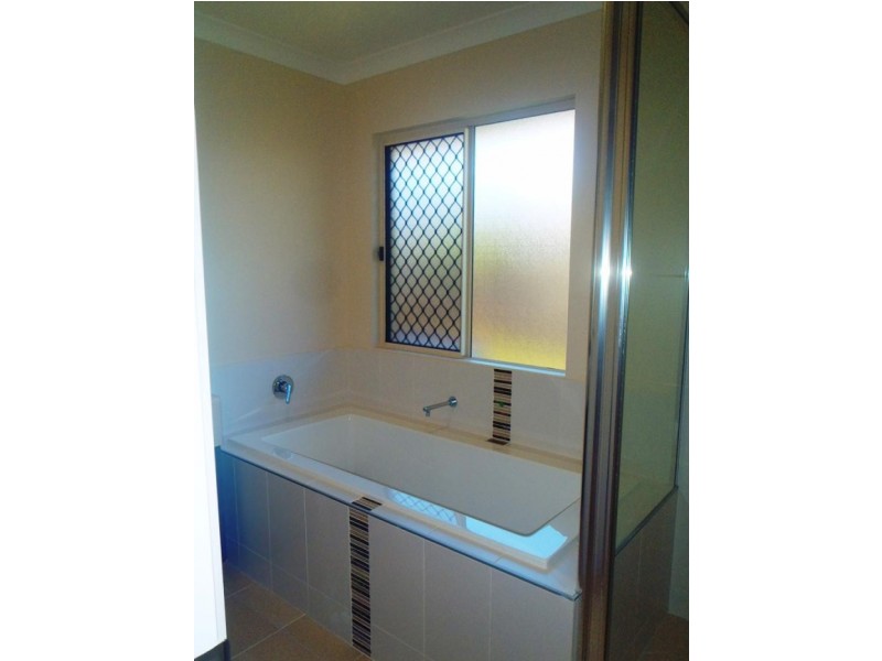 22 River Parks Boulevard, Kelso QLD 4815