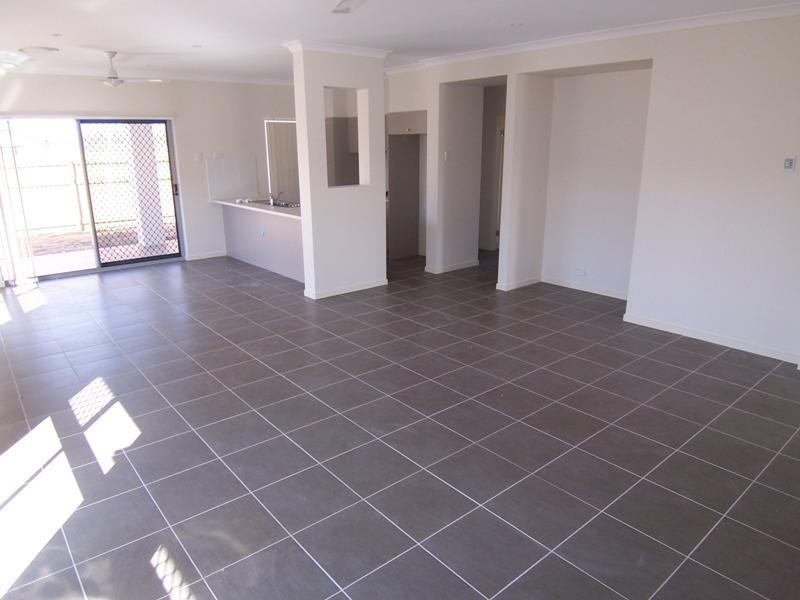 13 Yarra Crescent, Kelso QLD 4815