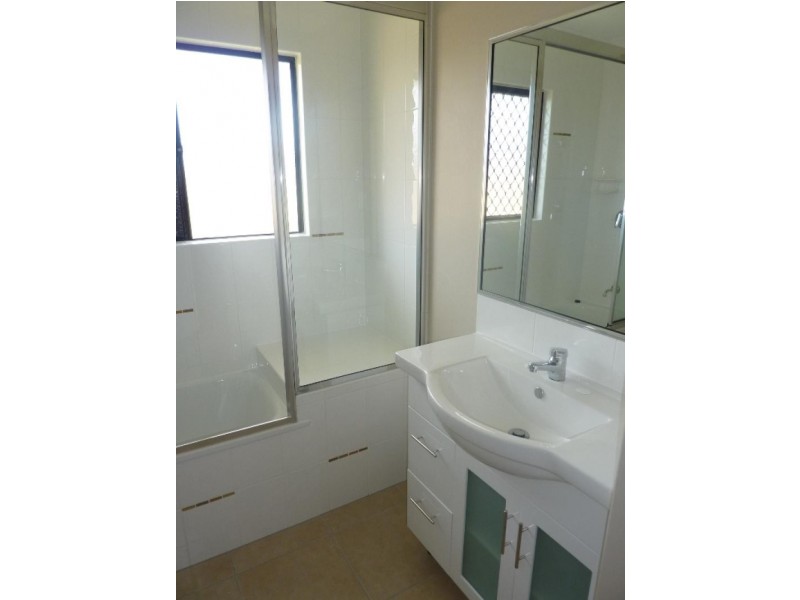 40 Tipperary Street, Mount Low QLD 4818