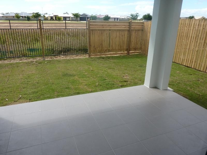 40 Tipperary Street, Mount Low QLD 4818