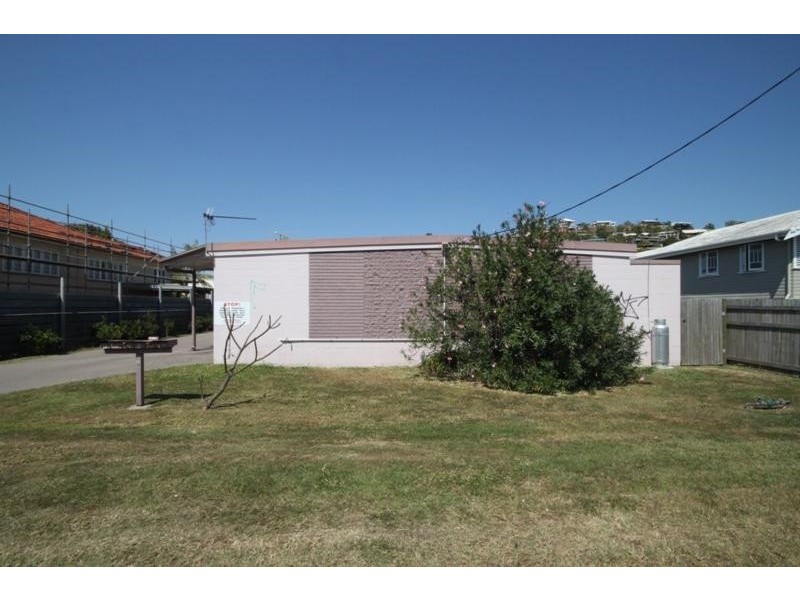 8 Primrose  Street, North Ward QLD 4810