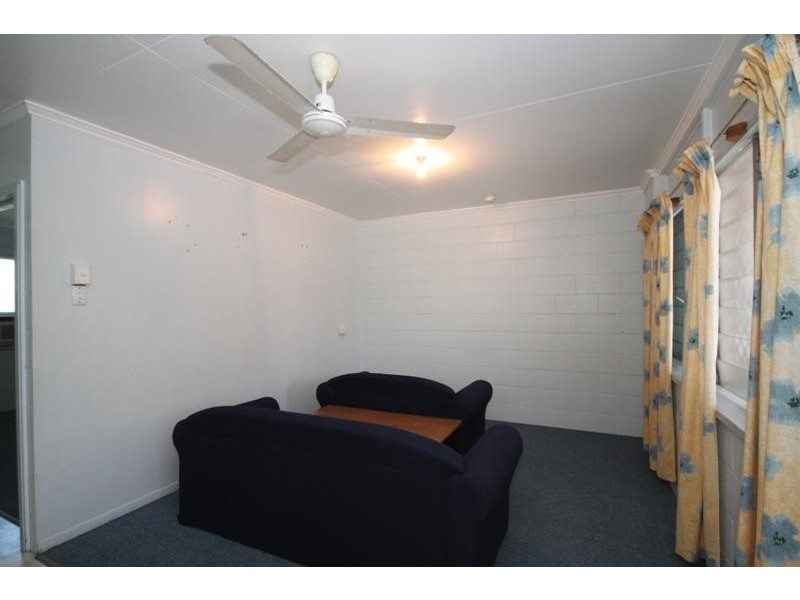 8 Primrose  Street, North Ward QLD 4810