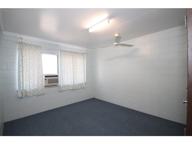 8 Primrose  Street, North Ward QLD 4810