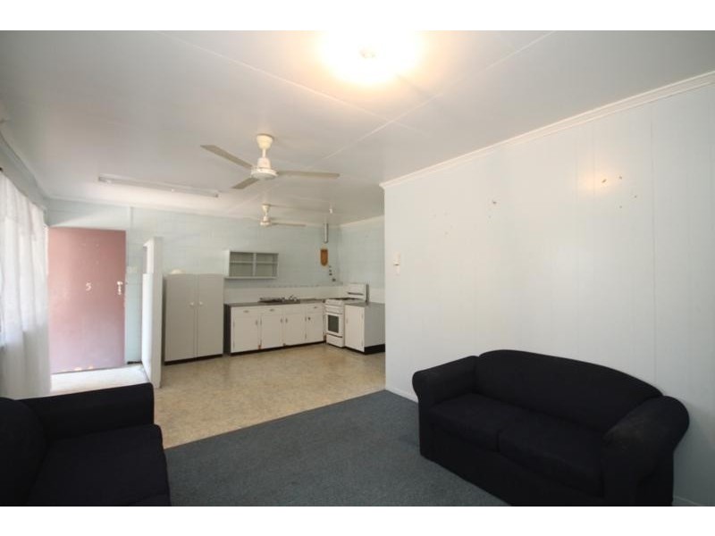 8 Primrose  Street, North Ward QLD 4810