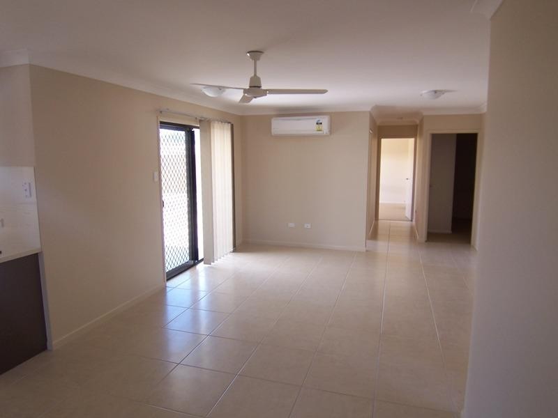 57 Hillock Crescent, Bushland Beach QLD 4818