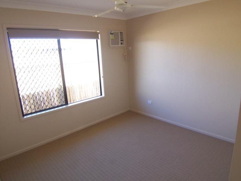 57 Hillock Crescent, Bushland Beach QLD 4818