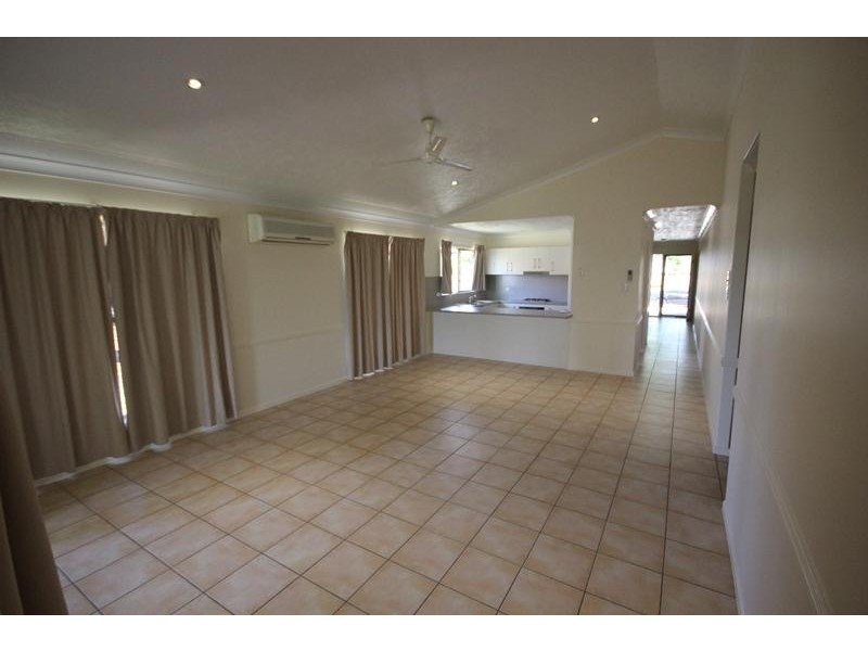6 Monteray Way, Kirwan QLD 4817
