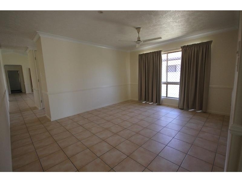 6 Monteray Way, Kirwan QLD 4817