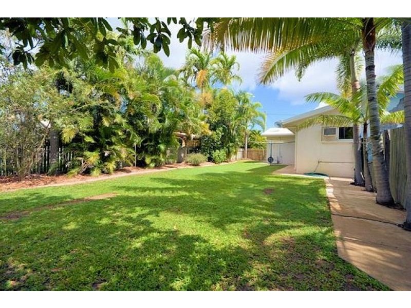 1 Sapphire  Court, Deeragun QLD 4818