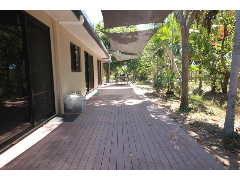 20 Lodestone Street, Bluewater QLD 4818