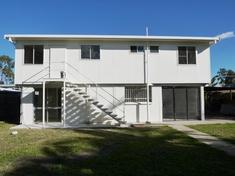 17 Champagne  Crescent, Kelso QLD 4815