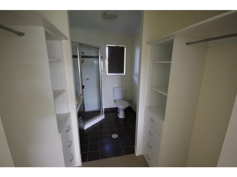 27 Fitzgerald  Crescent, Kirwan QLD 4817