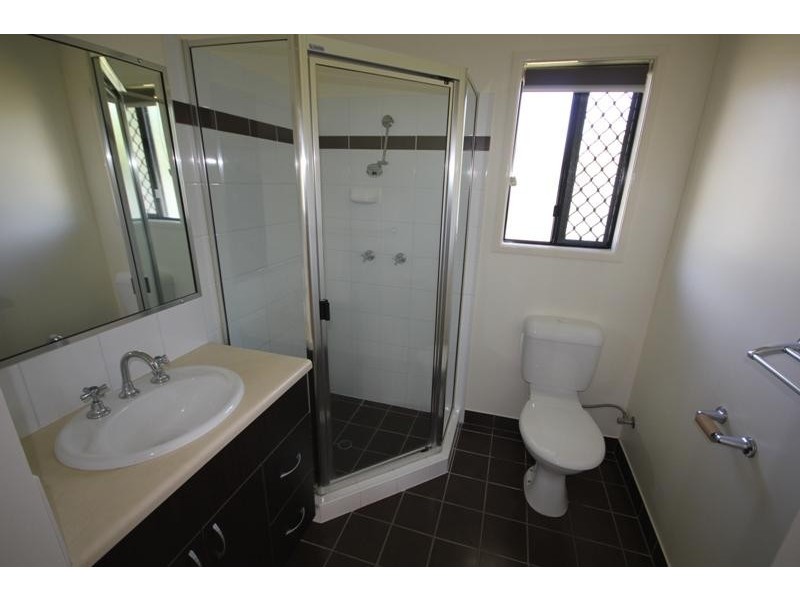 27 Fitzgerald  Crescent, Kirwan QLD 4817