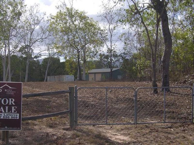 35 Endeavour  Road, Bluewater QLD 4818