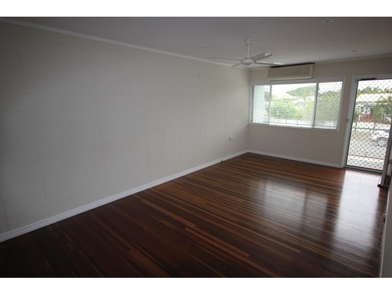 1/15 Hopkins Street, Currajong QLD 4812