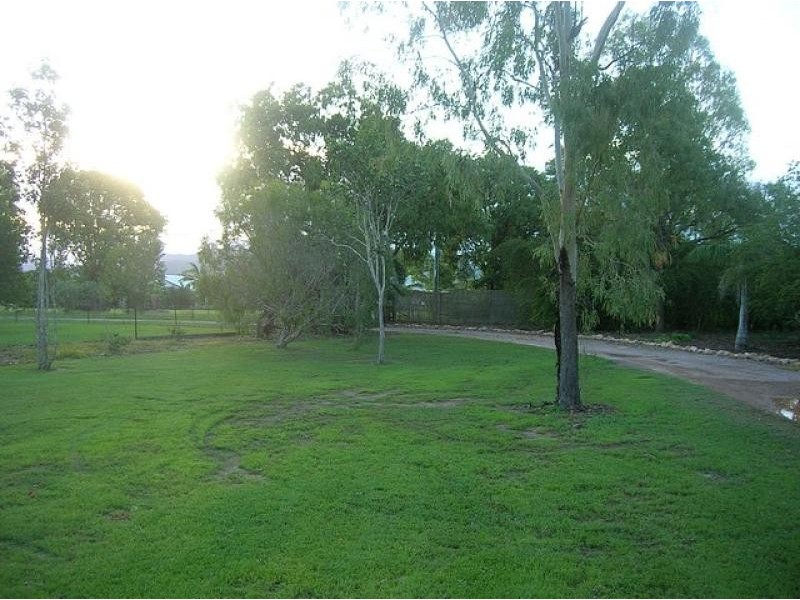 24 Bluemountain Drive, Bluewater QLD 4818