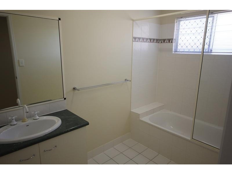 11 Riley  Circuit, Kirwan QLD 4817