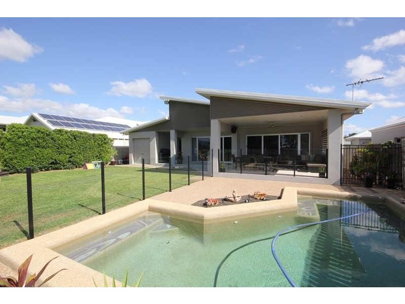 10 Albatross Court, Kirwan QLD 4817