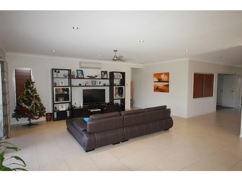 10 Albatross Court, Kirwan QLD 4817