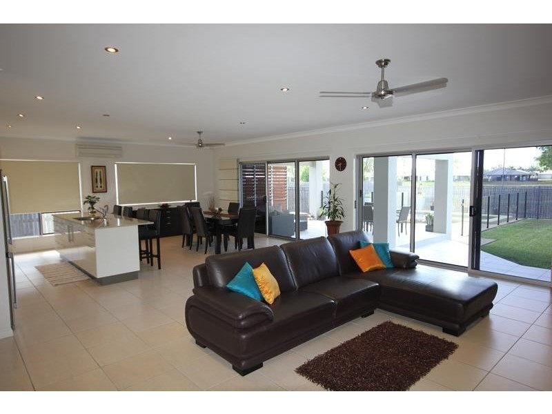 10 Albatross Court, Kirwan QLD 4817