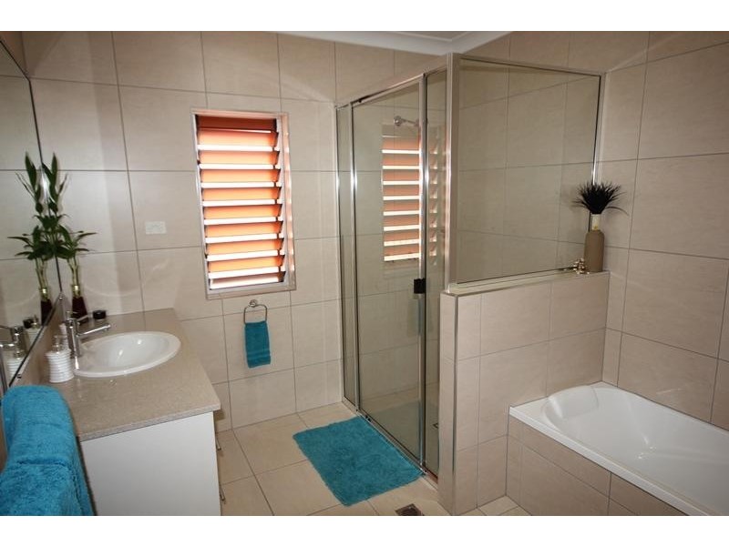 10 Albatross Court, Kirwan QLD 4817