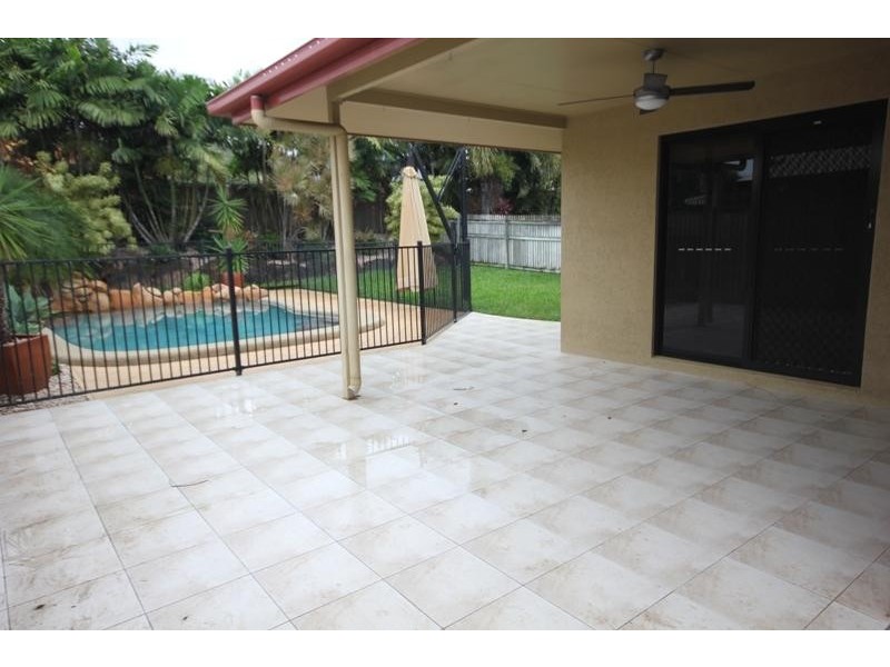 28 Warbler Crescent, Douglas QLD 4814