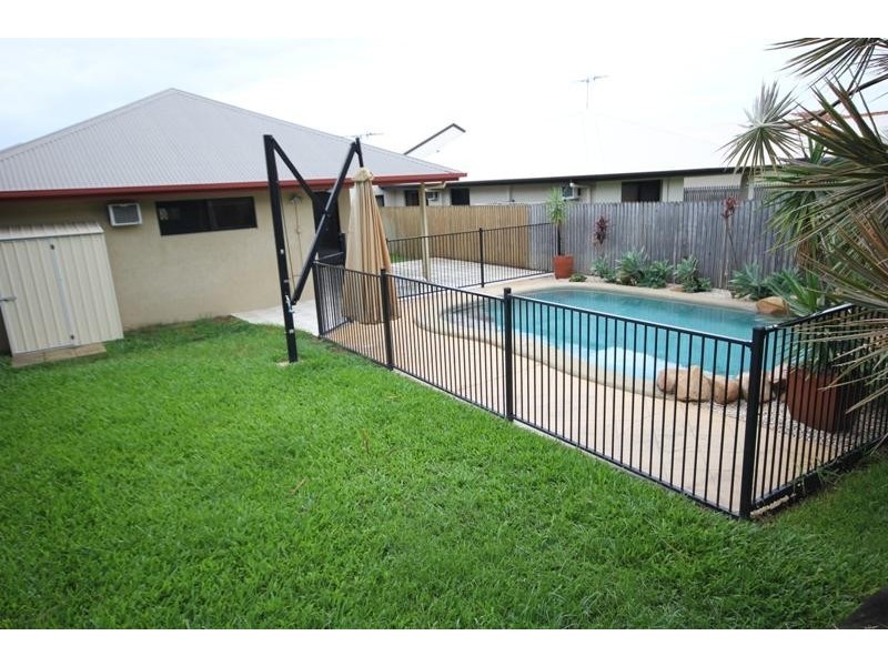 28 Warbler Crescent, Douglas QLD 4814