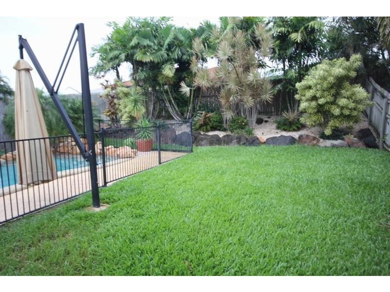 28 Warbler Crescent, Douglas QLD 4814