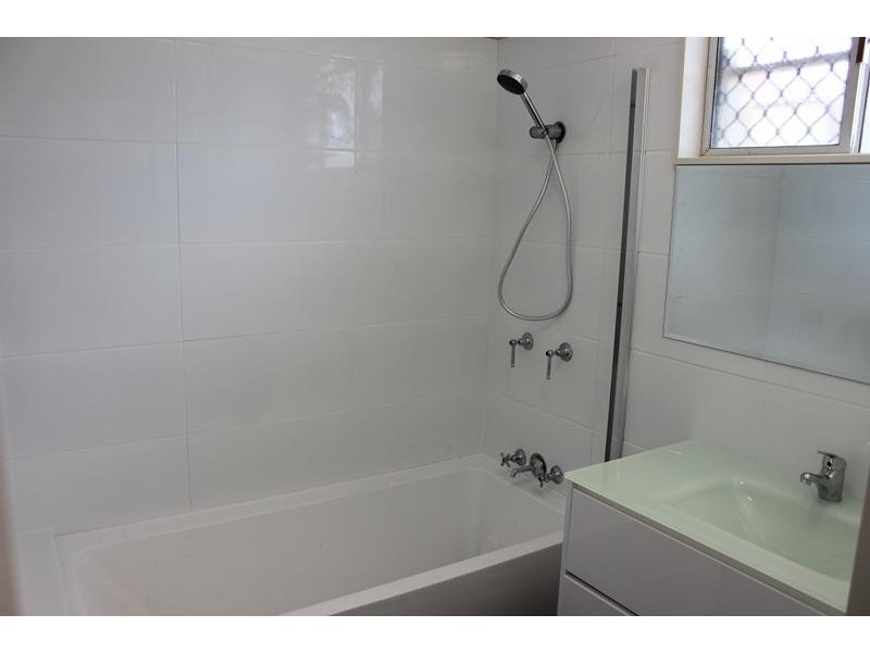 15 Badelona Street, Cranbrook QLD 4814