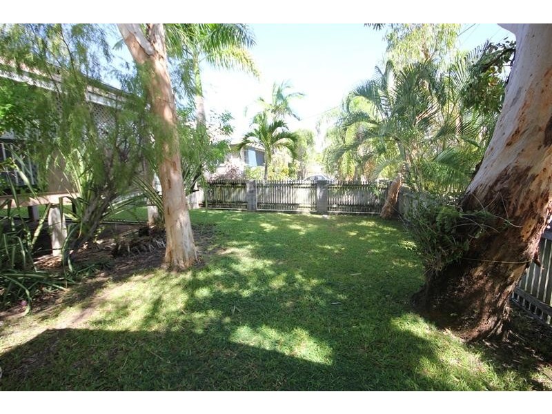 13A Harold Street, West End QLD 4810