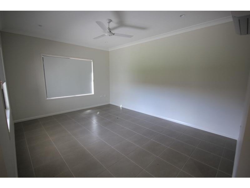 10a Wakeboard Circuit, Kelso QLD 4815