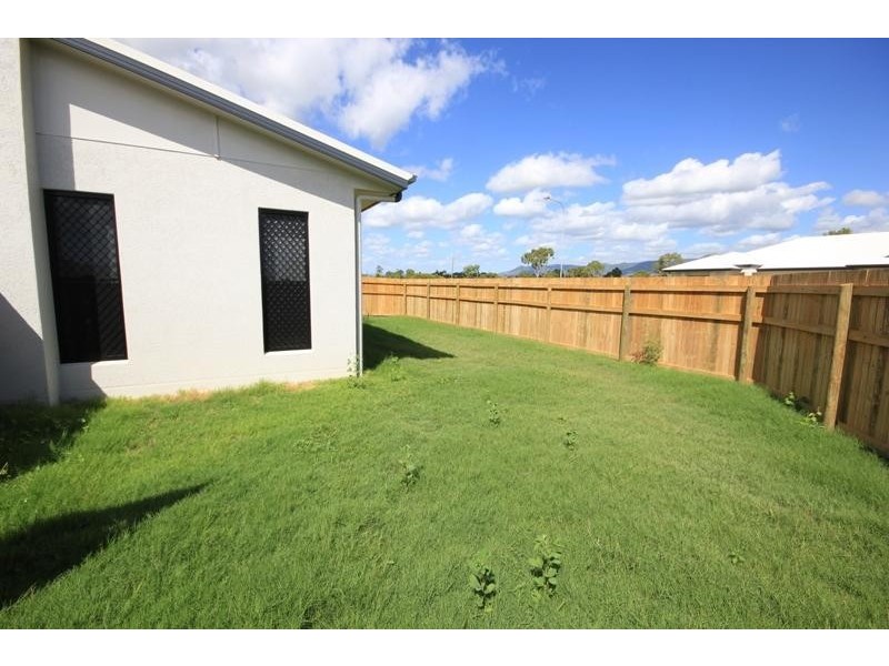 10a Wakeboard Circuit, Kelso QLD 4815