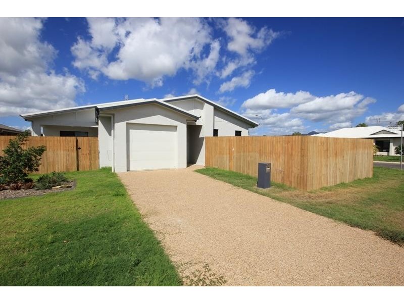 10a Wakeboard Circuit, Kelso QLD 4815