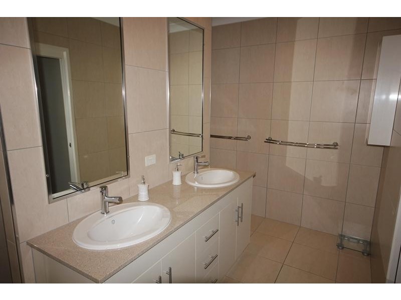 10 Albatross Court, Kirwan QLD 4817