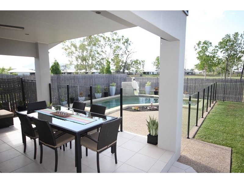 10 Albatross Court, Kirwan QLD 4817