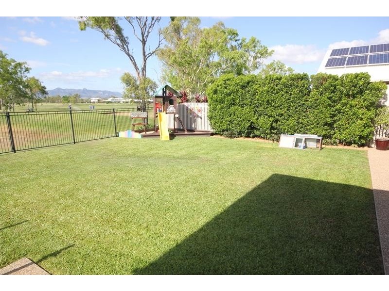 10 Albatross Court, Kirwan QLD 4817