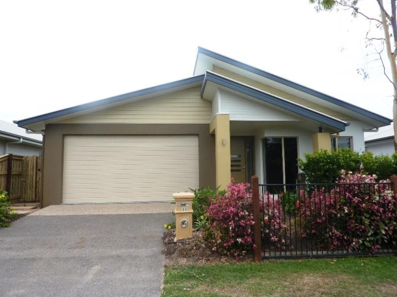 32 Dunlop Street, Kelso QLD 4815