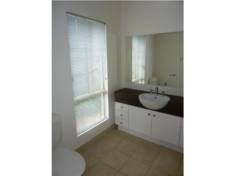 32 Dunlop Street, Kelso QLD 4815