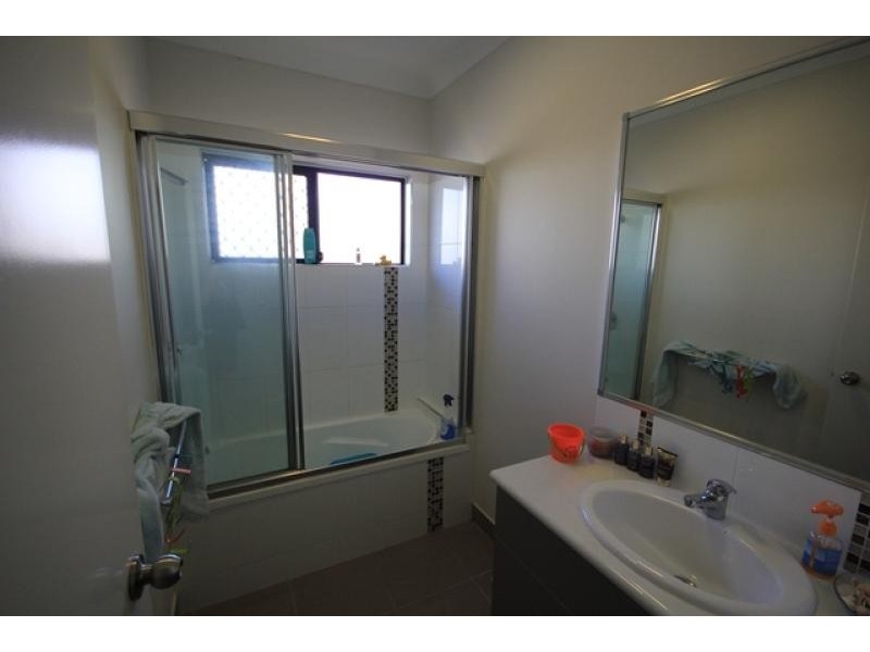 27 Kroymans Drive, Mount Louisa QLD 4814