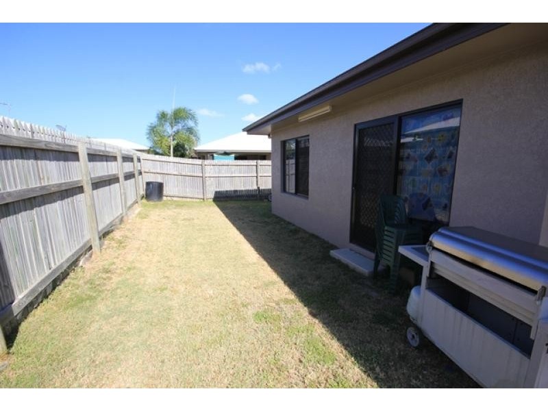 27 Kroymans Drive, Mount Louisa QLD 4814