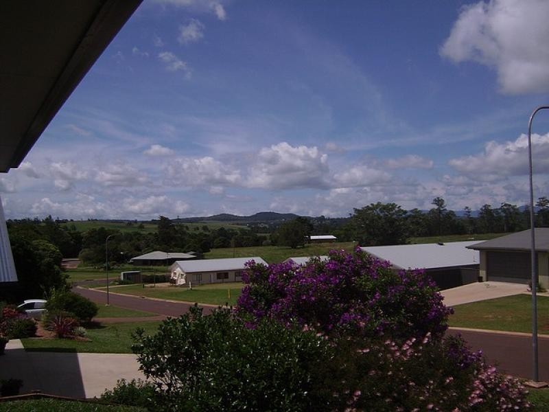 25 Bernard St, Malanda, Tablelands QLD 4680