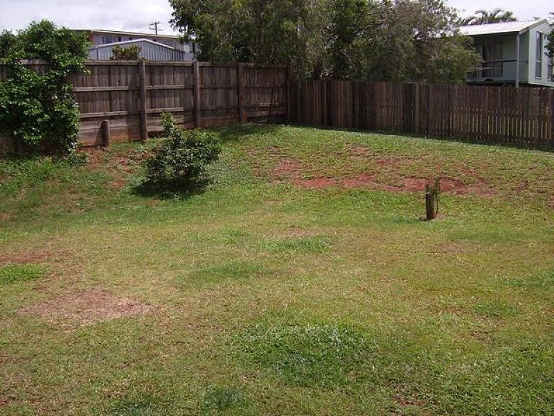 25 Bernard St, Malanda, Tablelands QLD 4680