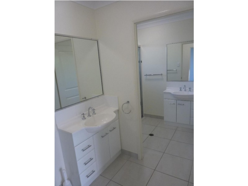 10 Anchorage Circuit, Bushland Beach QLD 4818