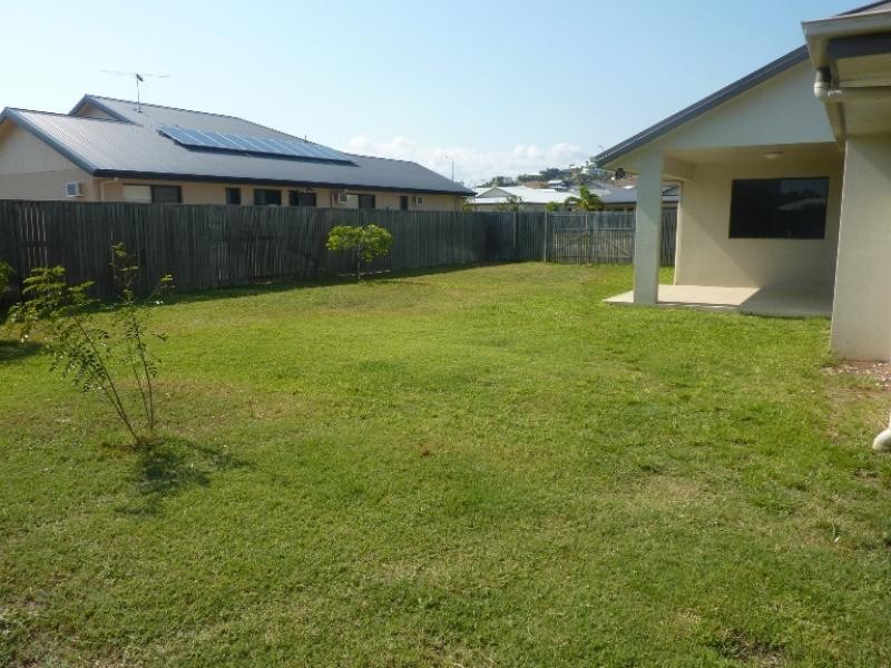 10 Anchorage Circuit, Bushland Beach QLD 4818
