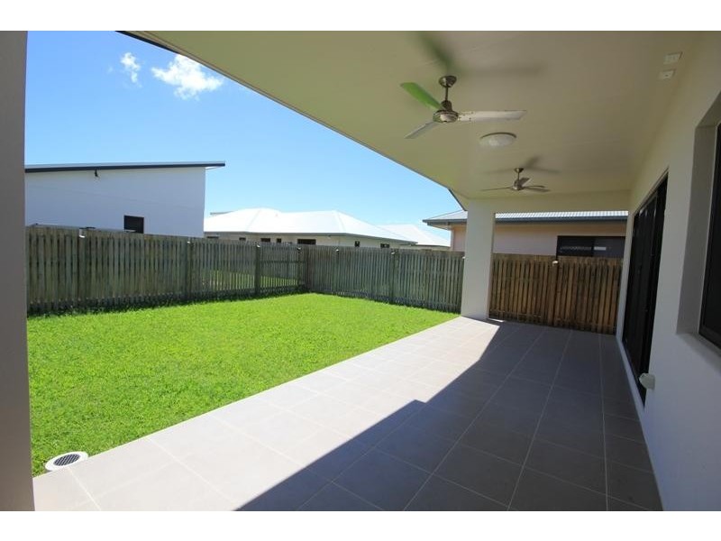 10b Sunhaven Boulevard, Burdell QLD 4818