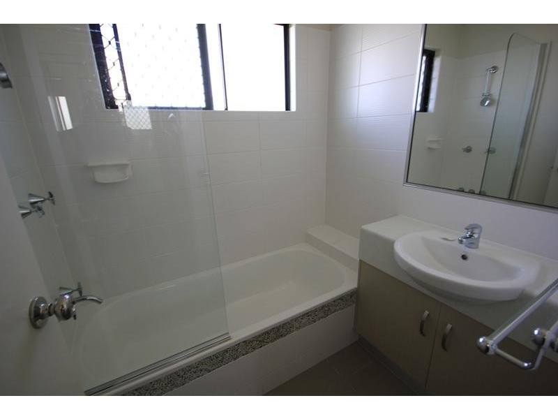 13 Hollanders  Crescent, Kelso QLD 4815