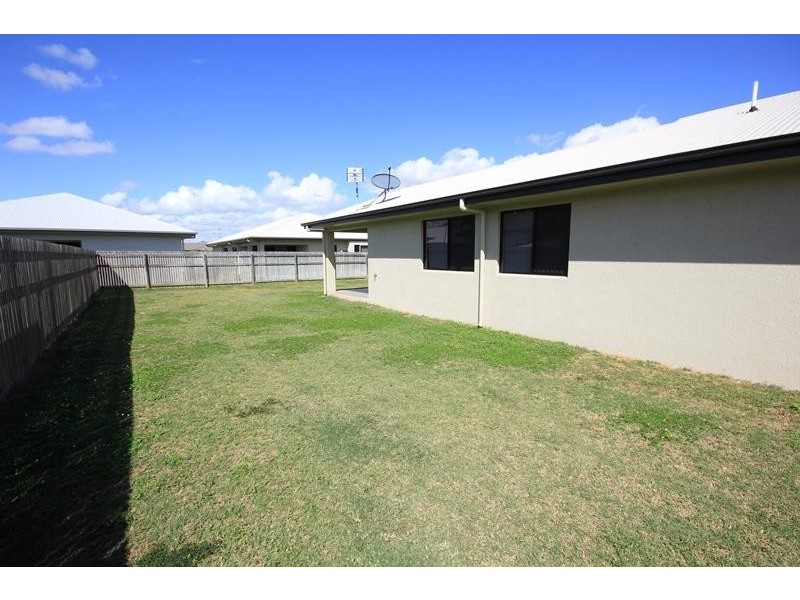 13 Hollanders  Crescent, Kelso QLD 4815